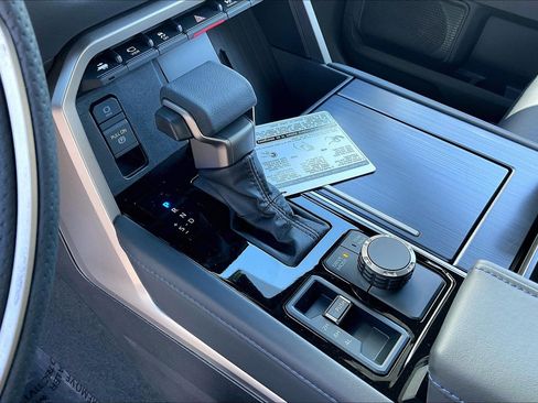 New 2026 Toyota Tundra Platinum AWD/4WD image 10