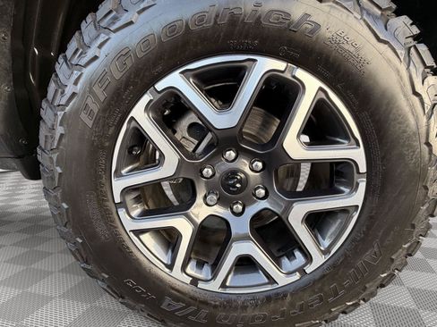 Used 2025 RAM 1500 Laramie AWD/4WD image 15