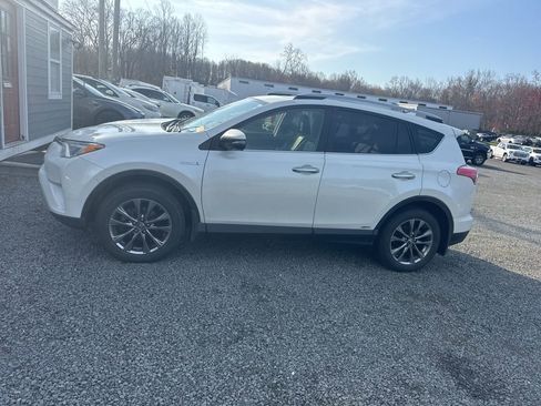 Used 2018 Toyota RAV4 Limited w/ Advanced Technology Package image 4
