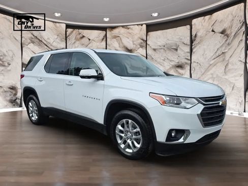 Used 2019 Chevrolet Traverse LT w/ LPO, Floor Liner Package AWD/4WD image 3