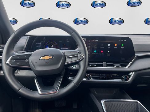 Used 2026 Chevrolet Equinox LT AWD/4WD image 17