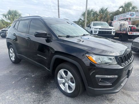 Used 2018 Jeep Compass Latitude w/ Popular Equipment Group FWD image 23