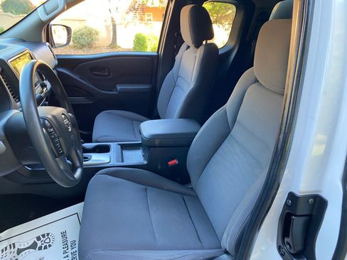 Used 2022 Nissan Frontier S AWD/4WD image 29