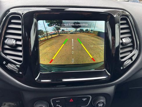 Used 2018 Jeep Compass Limited w/ Navigation Group FWD image 26