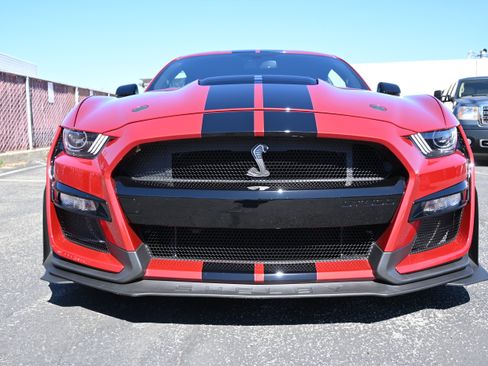 Used 2020 Ford Mustang Shelby GT500 w/ Technology Package RWD image 7