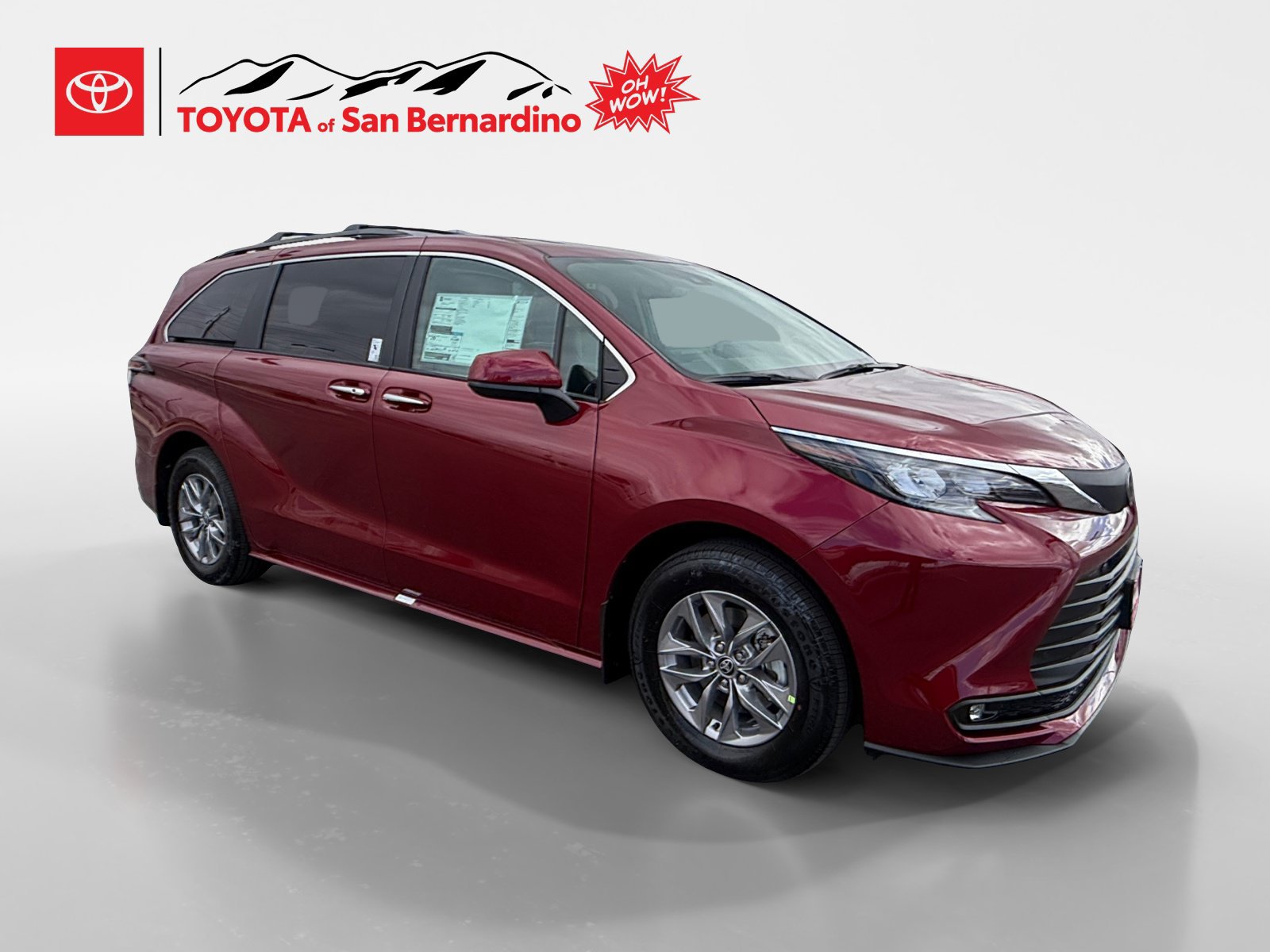 Certified 2026 Toyota Sienna XLE FWD image 7