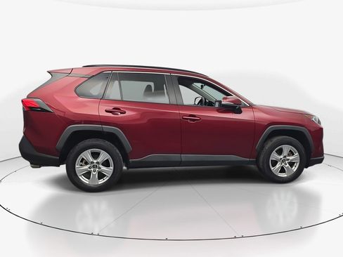 Used 2020 Toyota RAV4 XLE w/ Convenience Package FWD image 9