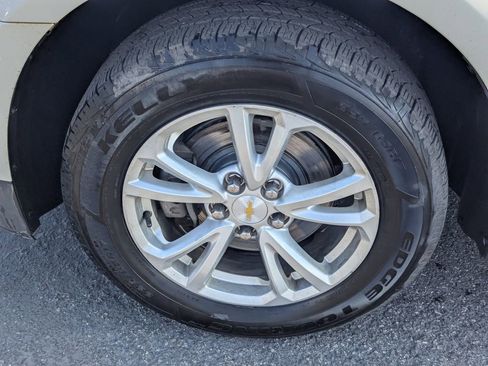 Used 2017 Chevrolet Equinox LT w/ Convenience Package image 13