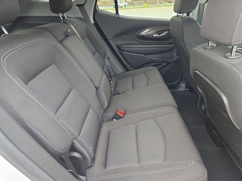 Used 2024 GMC Terrain SLE w/ Driver Convenience Package FWD image 30