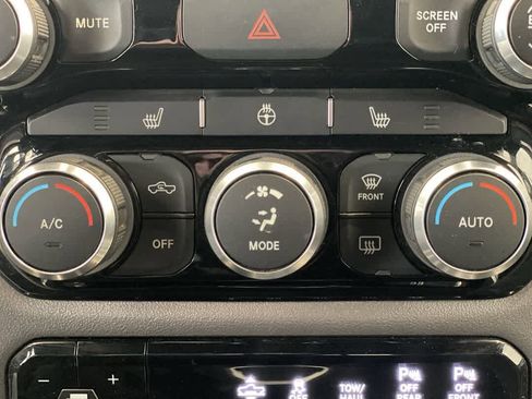 Used 2019 RAM 1500 Big Horn AWD/4WD image 22