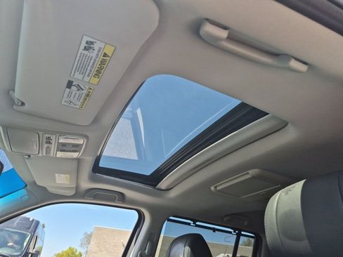 Used 2015 Honda Pilot Touring image 12