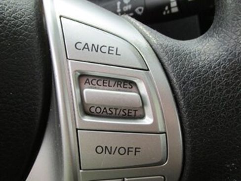 Used 2016 Nissan Rogue S AWD/4WD image 11