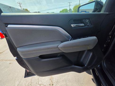 Used 2024 Chevrolet Colorado ZR2 w/ ZR2 Convenience Package III AWD/4WD image 15