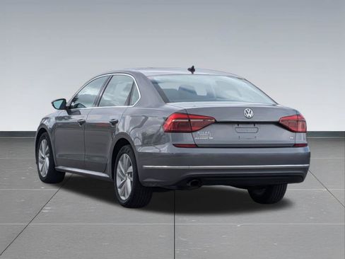 Used 2018 Volkswagen Passat 2.0T SE FWD image 4