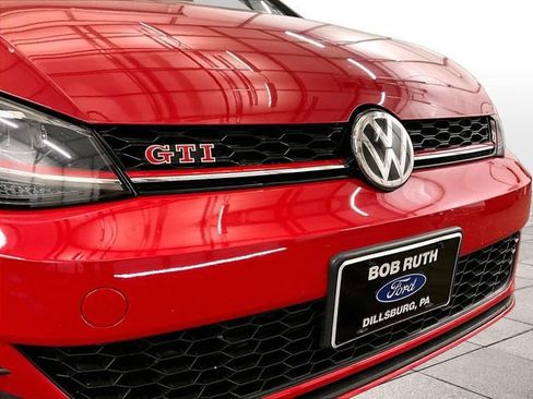 Used 2019 Volkswagen GTI SE FWD image 29