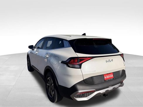 Used 2023 Kia Sportage LX AWD/4WD image 3