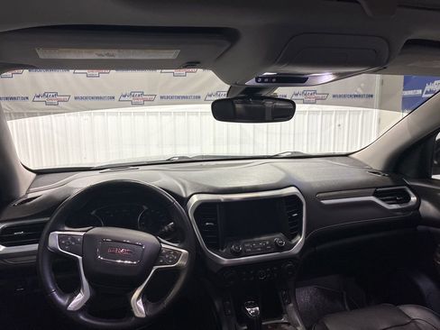 Used 2017 GMC Acadia SLT image 2