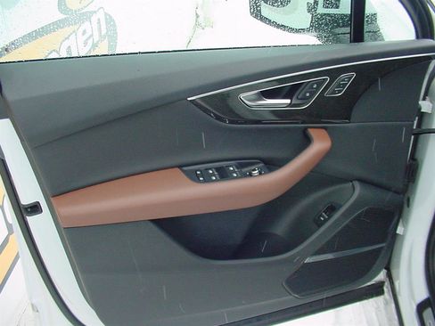 Used 2021 Audi Q7 3.0T Premium Plus w/ Premium Plus Package image 10