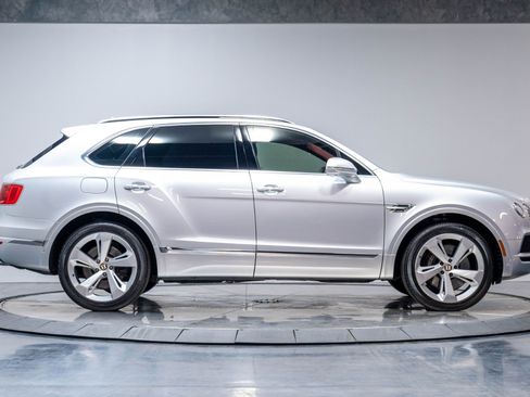 Used 2020 Bentley Bentayga AWD/4WD image 24