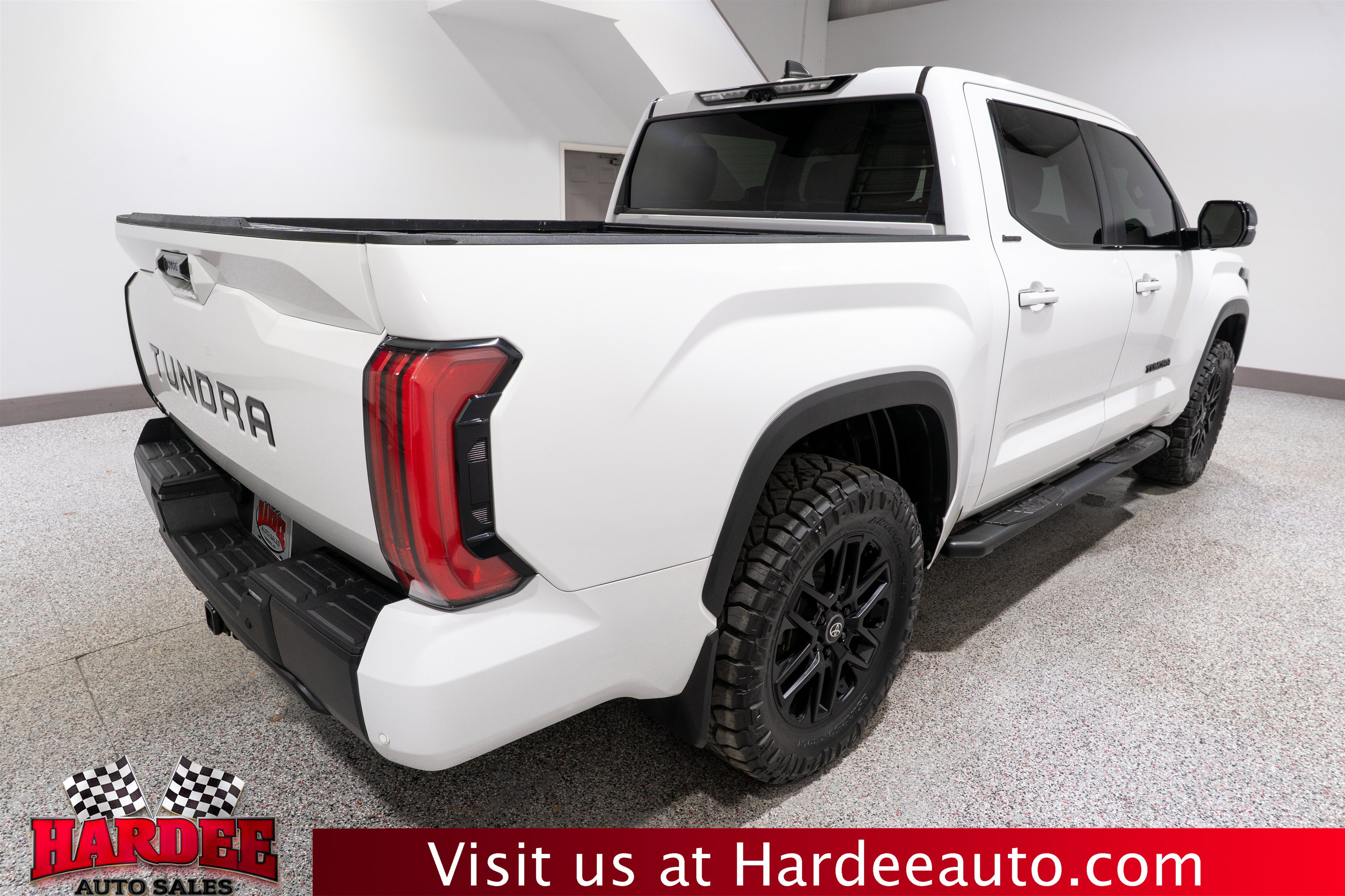 Used 2025 Toyota Tundra Limited AWD/4WD image 5