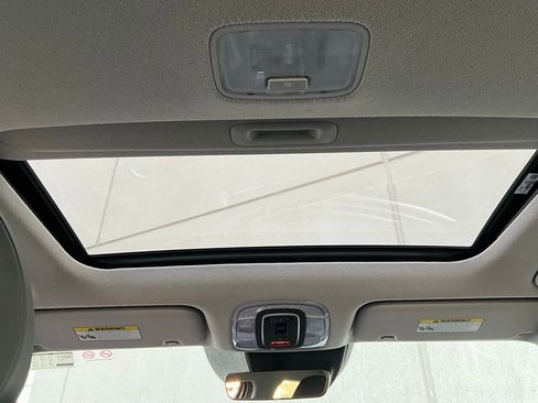 Used 2025 Hyundai Elantra Limited image 19