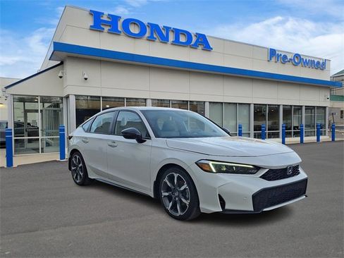 Used 2025 Honda Civic Sport Touring image 3