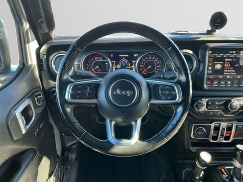 Used 2020 Jeep Wrangler Unlimited Sahara image 12