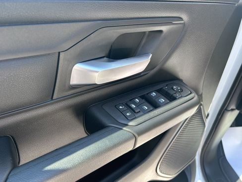 New 2026 RAM 1500 Express AWD/4WD image 9