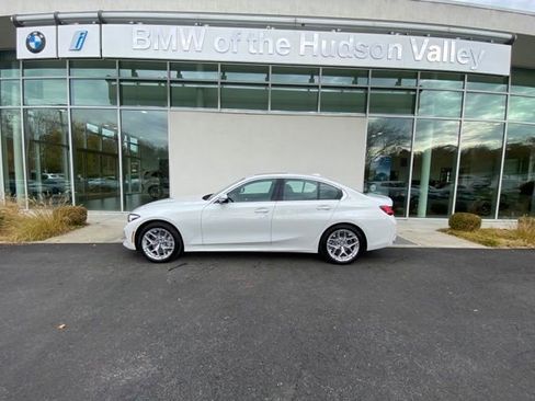 Used 2025 BMW 330i xDrive Sedan w/ Convenience Package image 1