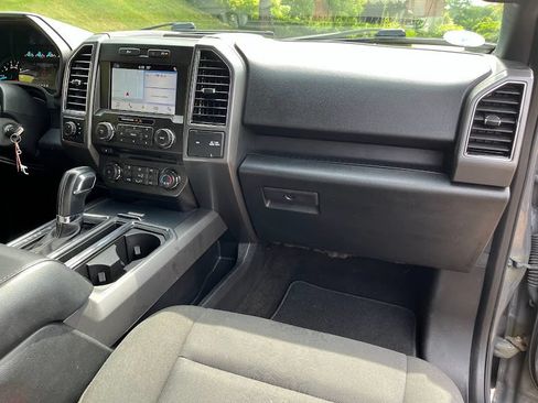 Used 2018 Ford F150 XLT w/ Equipment Group 302A Luxury AWD/4WD image 38