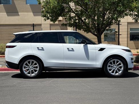 Used 2025 Land Rover Range Rover Sport SE AWD/4WD image 7