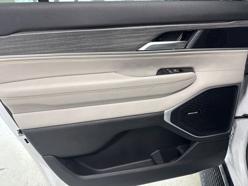 Used 2023 Jeep Wagoneer L Series II image 25