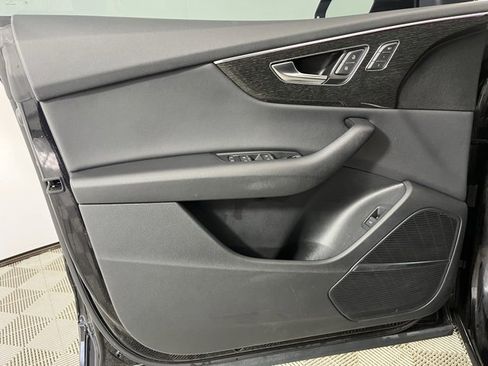 Used 2019 Audi Q8 Prestige w/ Adaptive Chassis Package image 10