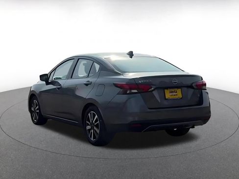 Used 2025 Nissan Versa SV FWD image 9