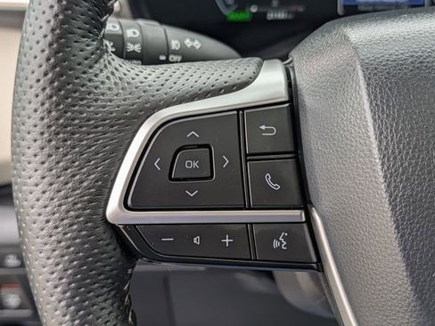 Used 2025 Toyota Sienna Platinum AWD/4WD image 21