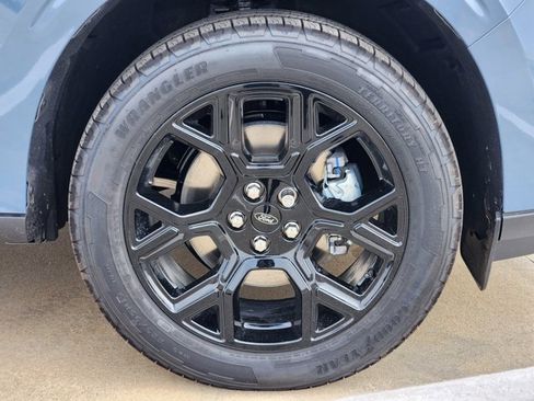 New 2026 Ford Maverick Lariat w/ Black Appearance Package image 7