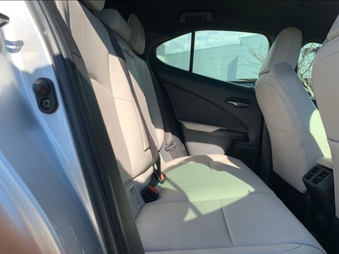 Used 2019 Lexus UX 250h image 33