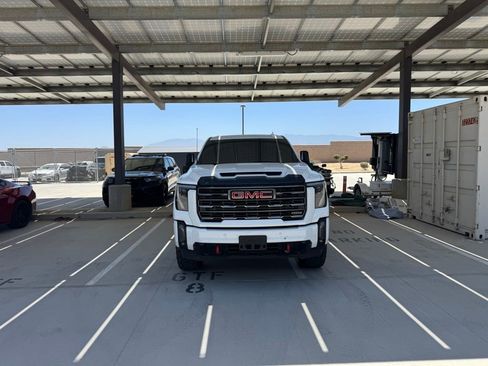 Used 2024 GMC Sierra 3500 AT4 AWD/4WD image 4