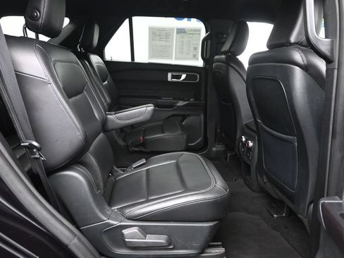 Used 2020 Ford Explorer XLT w/ Equipment Group 202A AWD/4WD image 9