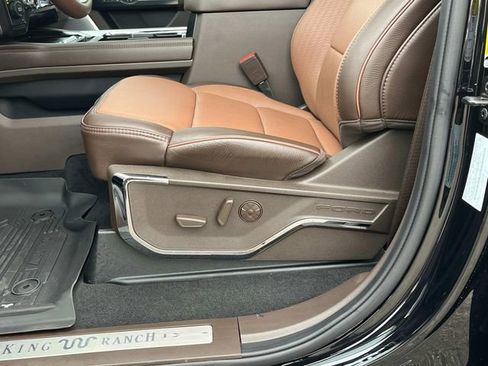 Used 2025 Ford F450 King Ranch w/ Chrome Package image 30