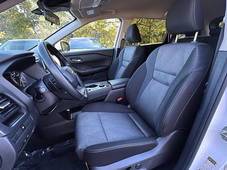 Certified 2025 Nissan Rogue SV AWD/4WD image 14