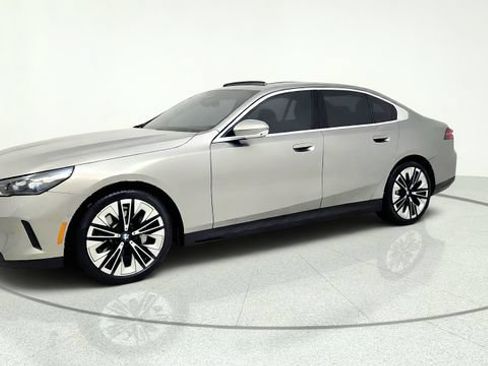 Used 2026 BMW 530i RWD image 4
