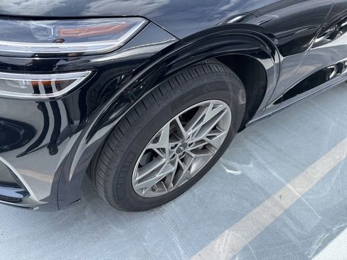 Used 2025 Genesis GV70 2.5T image 3