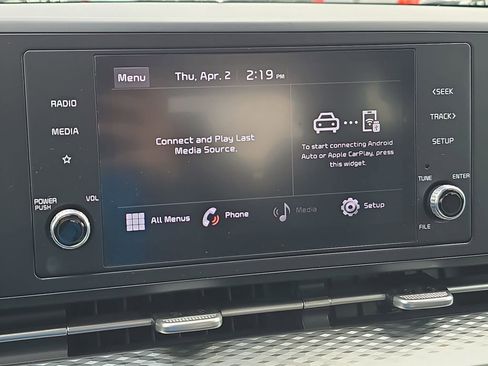 Used 2022 Kia Carnival LX FWD image 19