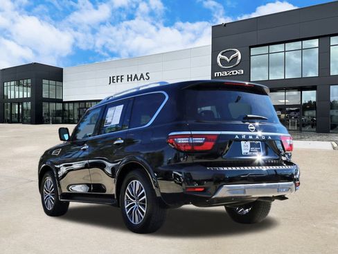 Used 2024 Nissan Armada SL w/ Captain's Chairs Package image 2