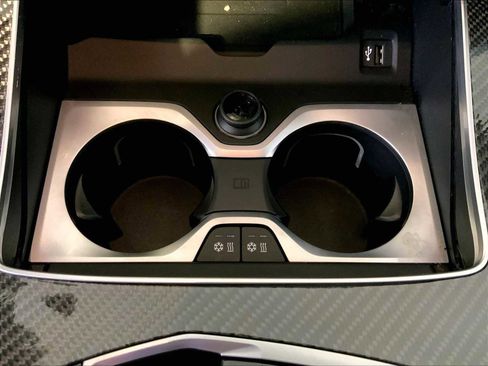 Used 2024 BMW X7 M60i w/ Executive Package image 37