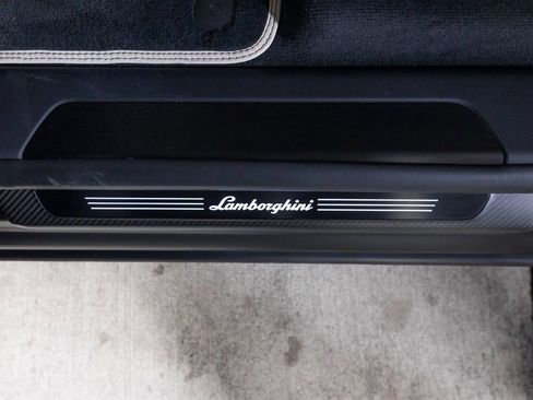 Used 2024 Lamborghini Urus S AWD/4WD image 23
