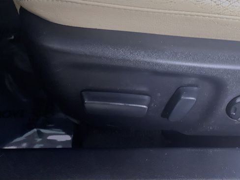 Used 2013 Toyota Avalon XLE Touring FWD image 16