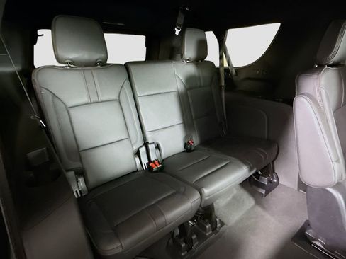 Used 2025 Chevrolet Suburban RST w/ RST Capability Package image 28