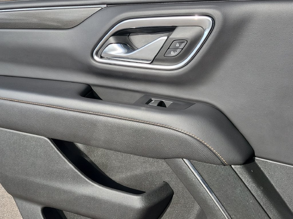Used 2023 GMC Yukon AT4 AWD/4WD image 11
